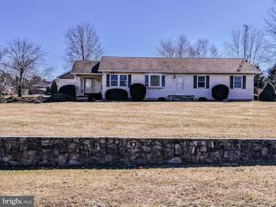 604 Heritage Dr Gettysburg, PA 17325