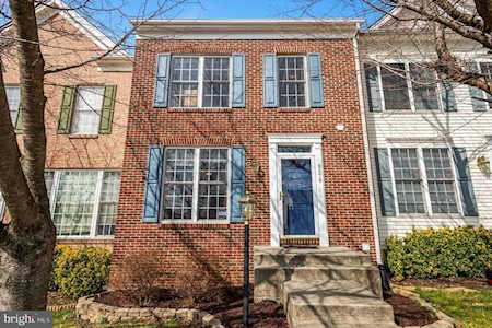 8978 Benchmark Ln Bristow, VA 20136