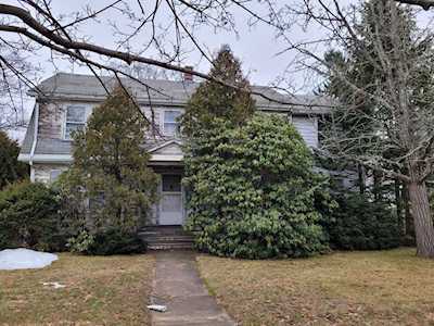 32 Pinewood Rd Needham, MA 02492
