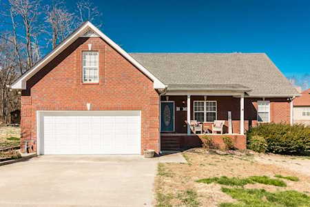 460 Robins Trl Westmoreland, TN 37186