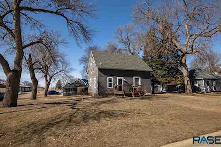 207 S Oaks Ave Hartford, SD 57033