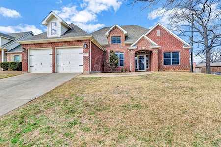 533 Mattie Lane Lake Dallas, TX 75065
