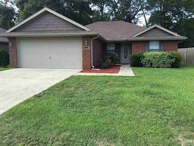 5019 Covenant Cir Pace, FL 32571