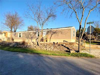 21400 Coyote TRL Lago Vista, TX 78645