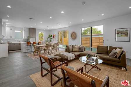 542 N Commonwealth Avenue Los Angeles, CA 90004