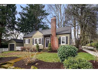 692 2nd St Lake Oswego, OR 97034