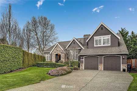 20502 NE 24th Place Sammamish, WA 98074
