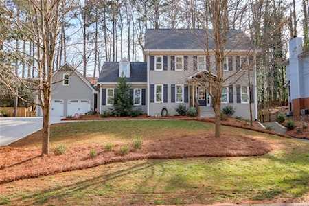 3360 Lake Crest Ln NE Roswell, GA 30075