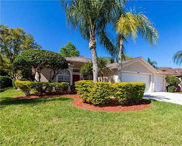 2290 Warwick Dr Oldsmar, FL 34677