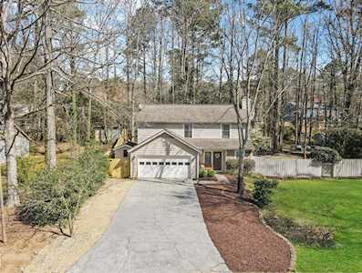 905 Laurel Mill Dr Roswell, GA 30076