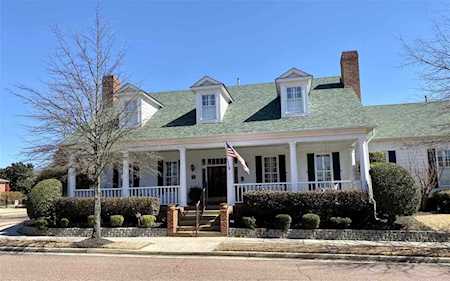 310 W Colbert St Collierville, TN 38017
