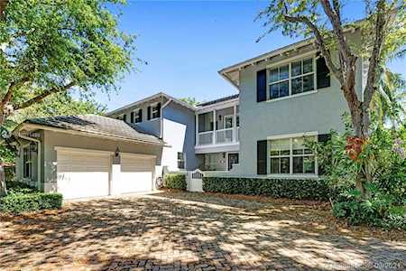 8411 SW 57th Path South Miami, FL 33143