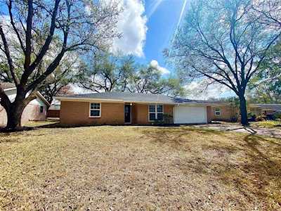 914 Beechgrove Dr Webster, TX 77058