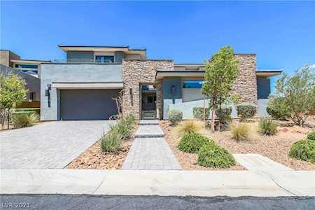 2 Sugarberry Ln Las Vegas, NV 89135