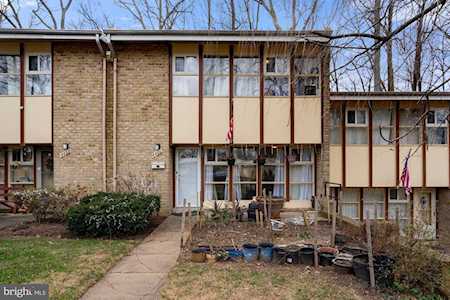 4466 Forest Glen Ct Annandale, VA 22003