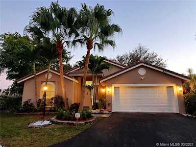 4851 NW 103rd Dr Coral Springs, FL 33076