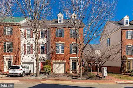 5016 Grimm Dr Alexandria, VA 22304
