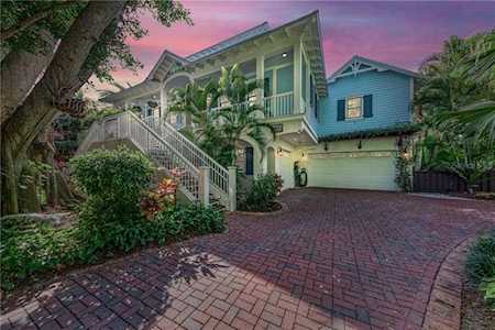 104 Beach Ave Anna Maria, FL 34216