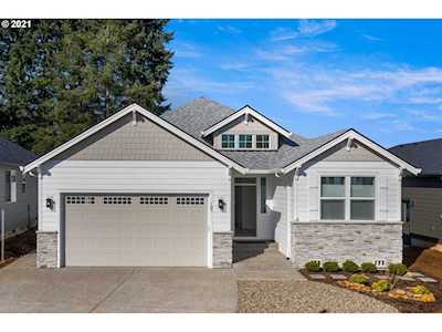 147 NE Regan Hill Loop Estacada, OR 97023