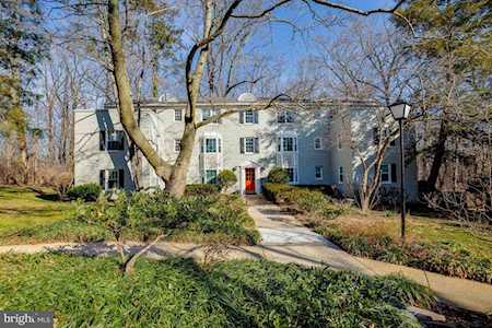 702 Arlington Mill Dr #101 Arlington, VA 22204