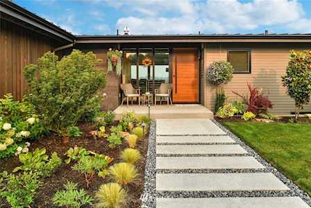 1821 122nd Ave SE Bellevue, WA 98005