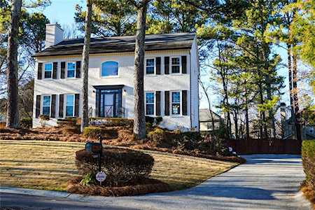 4189 Riverhill Ct NE Roswell, GA 30075