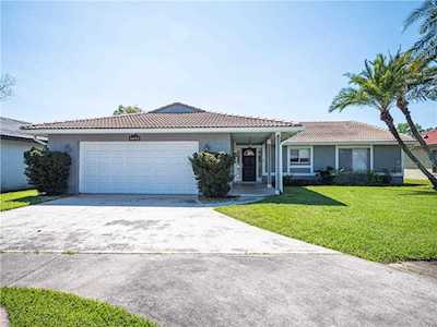 5672 Minute Man Ct Orlando, FL 32821