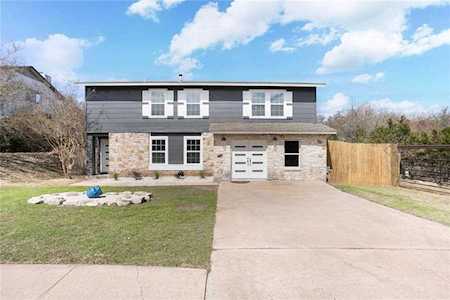 8202 Burnt CIR Austin, TX 78736