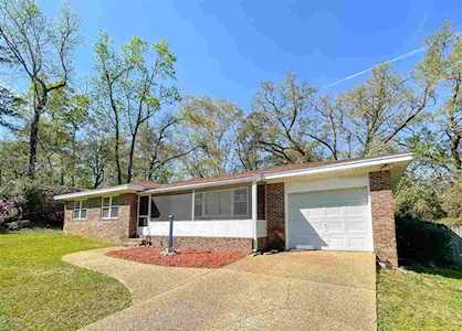 916 Maplewood Dr Tallahassee, FL 32303
