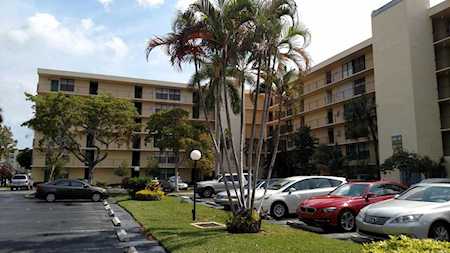 12 Royal Palm Way #605 Boca Raton, FL 33432