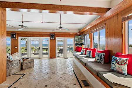 541 Beach Ave Atlantic Beach, FL 32233