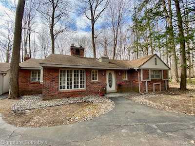 28065 Grand Duke Dr Farmington Hills, MI 48334