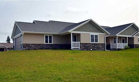 311 16th Fairway Cir Viroqua, WI 54665