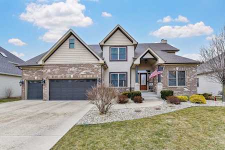 377 Andover Dr Oswego, IL 60543