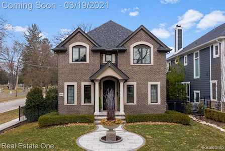 303 Wilcox St Rochester, MI 48307
