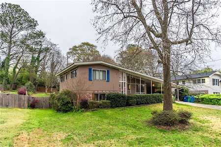 1643 Spruce Valley Dr Decatur, GA 30033