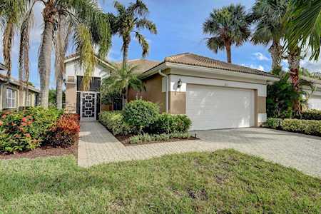 6871 Cairnwell Drive Boynton Beach, FL 33472