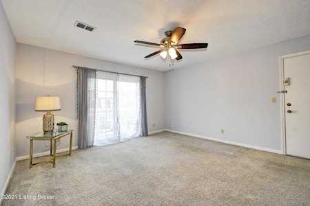 106 Algiers Ct #5 Louisville, KY 40218