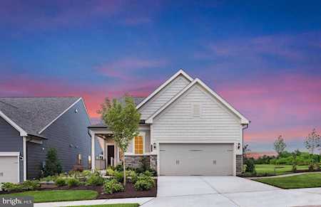 6864 Moonstone Peony Ln Haymarket, VA 20169