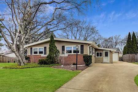 3909 Gull Ct Rolling Meadows, IL 60008