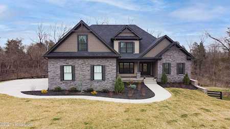 7379 Grand Oaks Dr Crestwood, KY 40014