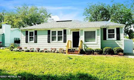1522 River Hills Cir Jacksonville, FL 32211