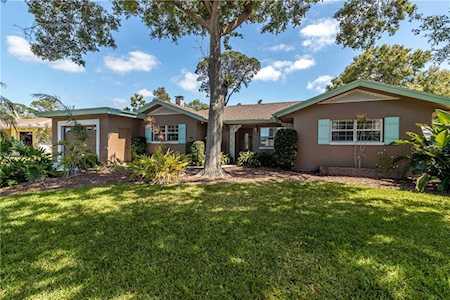 1767 Santa Barbara Dr Dunedin, FL 34698