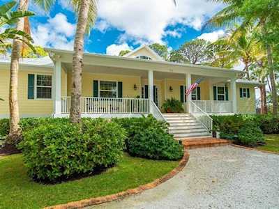 712 Eagle Point Dr Venice, FL 34285