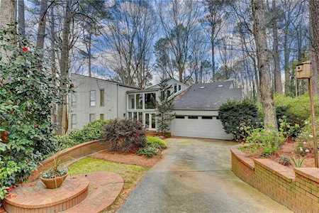 8955 Ridgemont Dr NE Sandy Springs, GA 30350