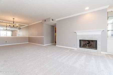 8502 Atrium Dr #804 Louisville, KY 40220