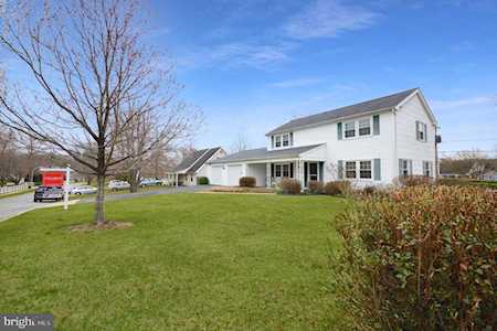 2801 Barberry Ln Bowie, MD 20715