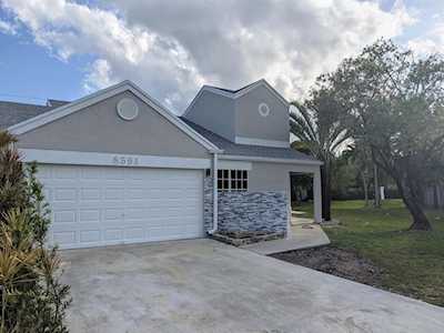 8591 Dynasty Drive Boca Raton, FL 33433