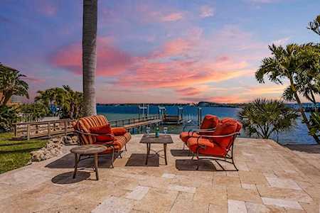 124 12th St Belleair Beach, FL 33786