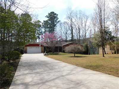 1959 Lake Lucerne Way SW Lilburn, GA 30047